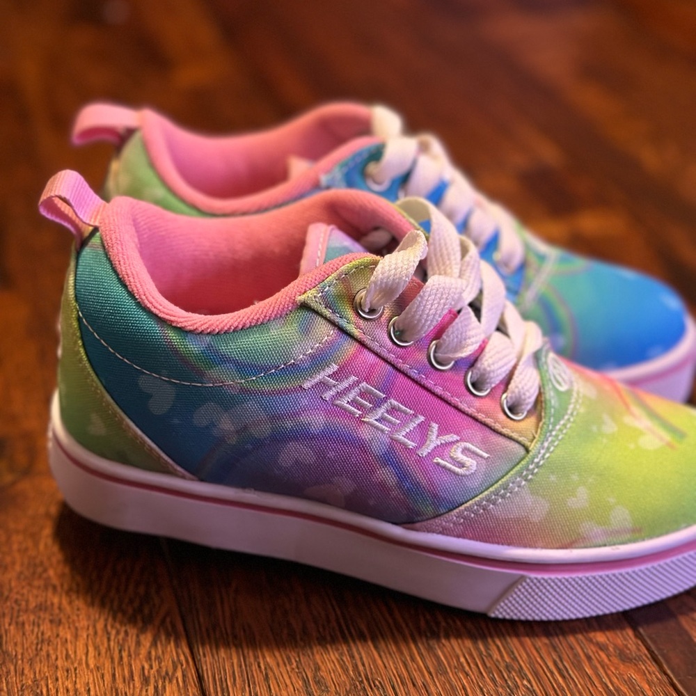 NWOT Heelys Pink and Blue Sneakers with Heart and Rainbow Design